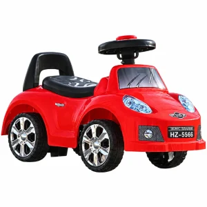 sportski detski automobil na turkanje so crven dizajn, volan i prostor za skladiranje. Izdrzhliva plastika, siroki trkala i stabilna konstrukcija za deca 2+ godini.
